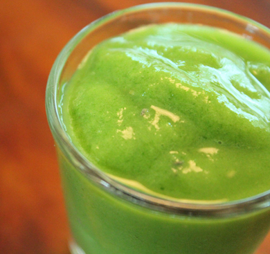 green smoothie machine