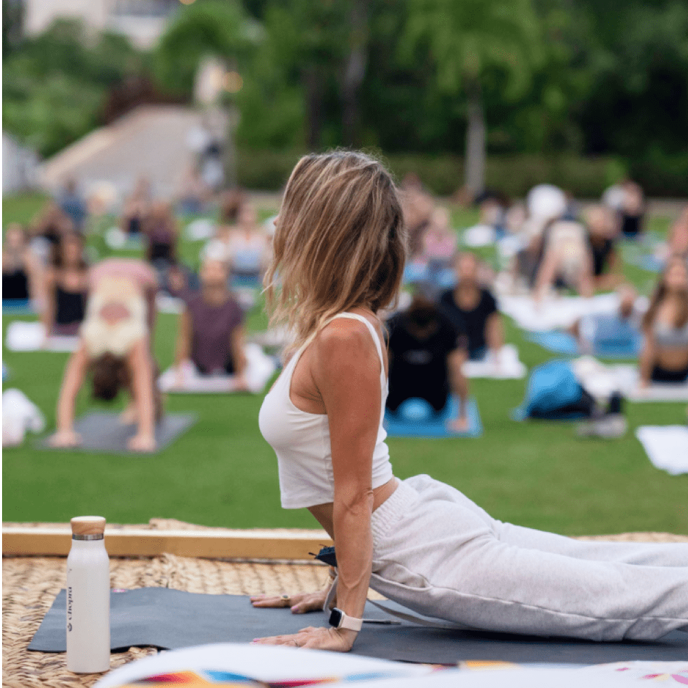 des-1763_dec_yoga_webinar_webimage_1000x1000 (1)